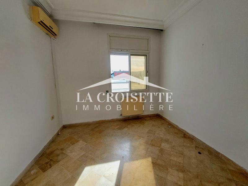 Appartement S+3 à La Soukra